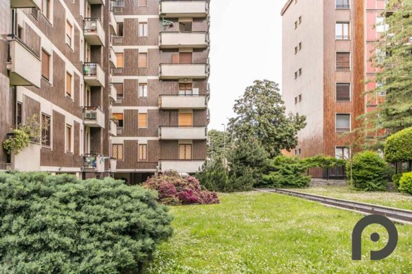 appartamento in vendita a Milano in zona Lorenteggio