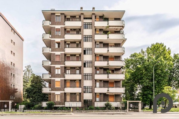 appartamento in vendita a Milano in zona Lorenteggio