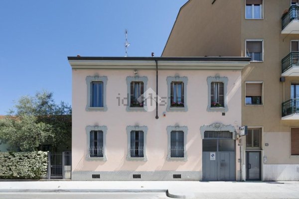 appartamento in vendita a Milano in zona Prato Centenaro