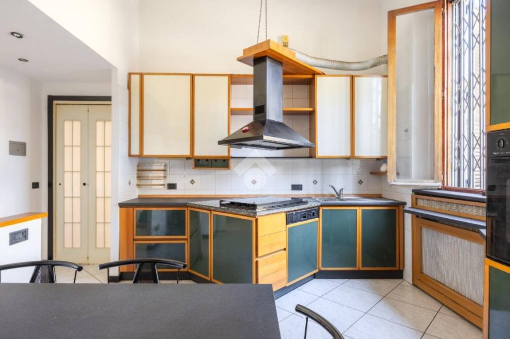 appartamento in vendita a Milano in zona Prato Centenaro