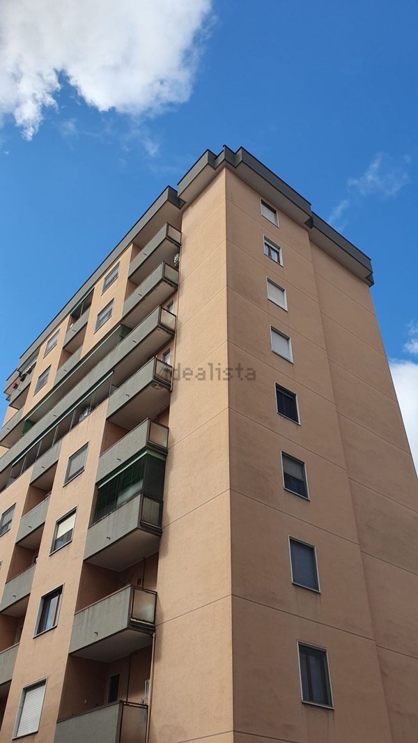 appartamento in vendita a Milano in zona Baggio