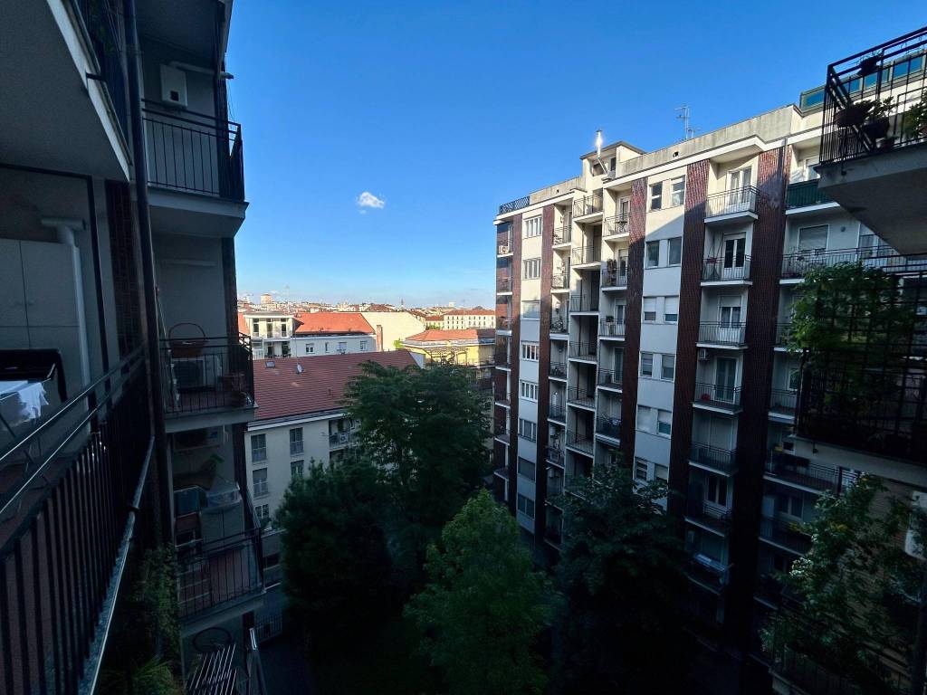 appartamento in vendita a Milano in zona Solari