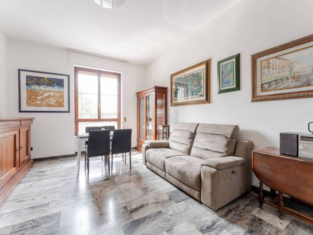 appartamento in vendita a Milano in zona Vigentino