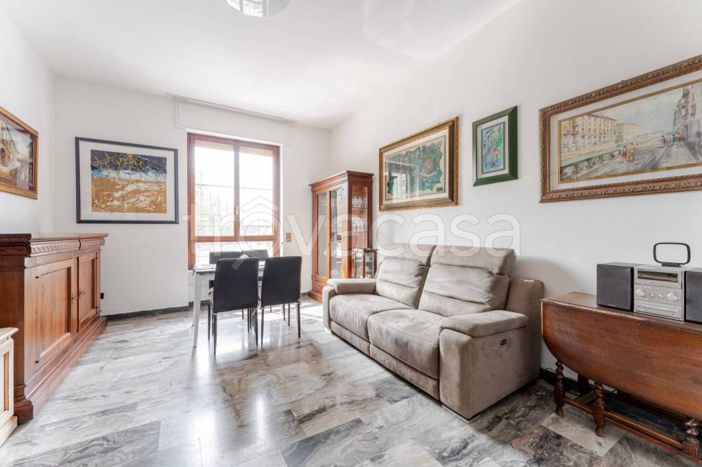 appartamento in vendita a Milano in zona Vigentino