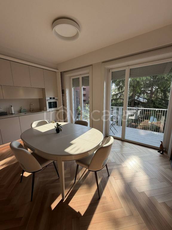 appartamento in vendita a Milano in zona Isola