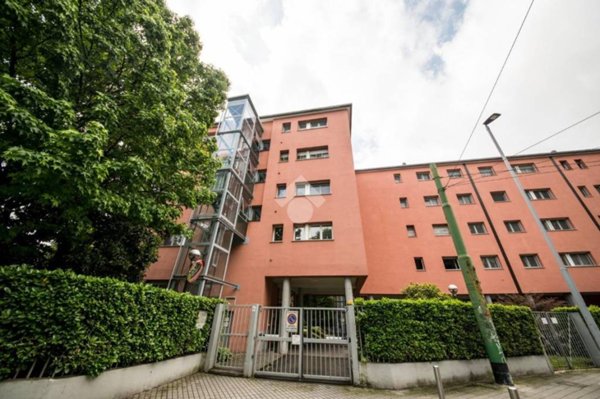 appartamento in vendita a Milano in zona Corvetto
