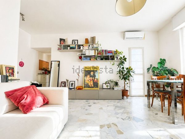 appartamento in vendita a Milano in zona Lorenteggio