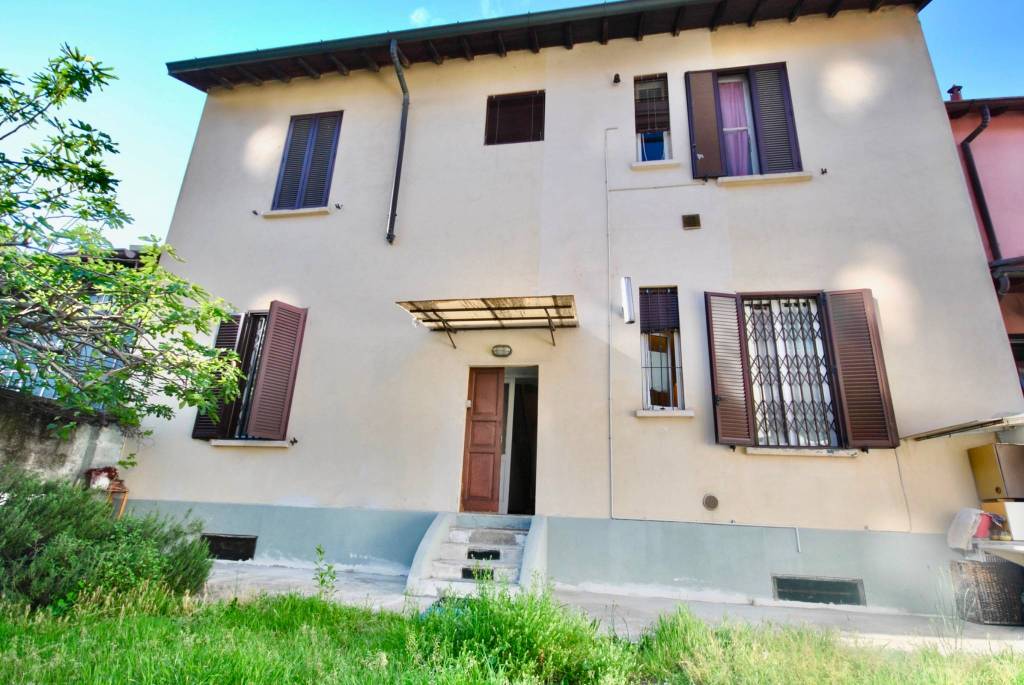 casa indipendente in vendita a Milano in zona Affori