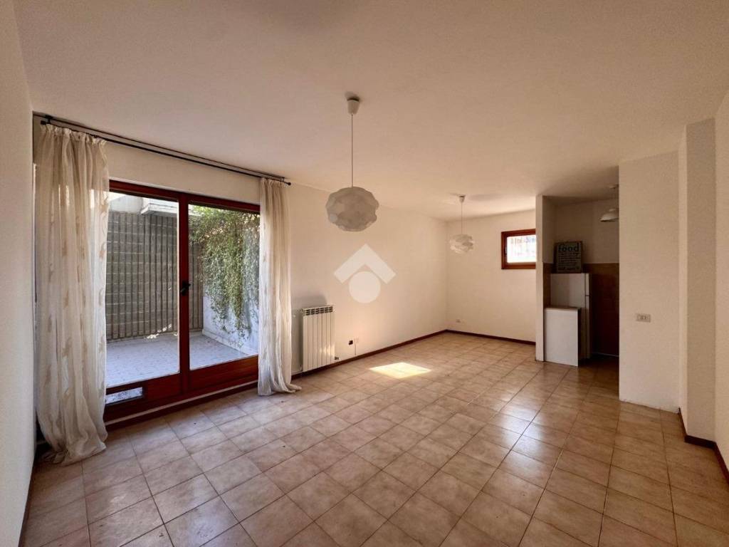appartamento in vendita a Milano in zona Barona