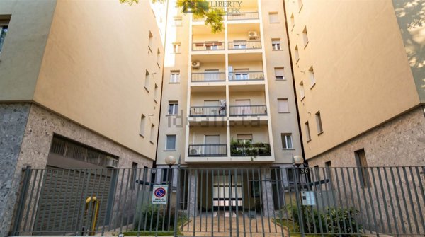 appartamento in vendita a Milano in zona Sempione