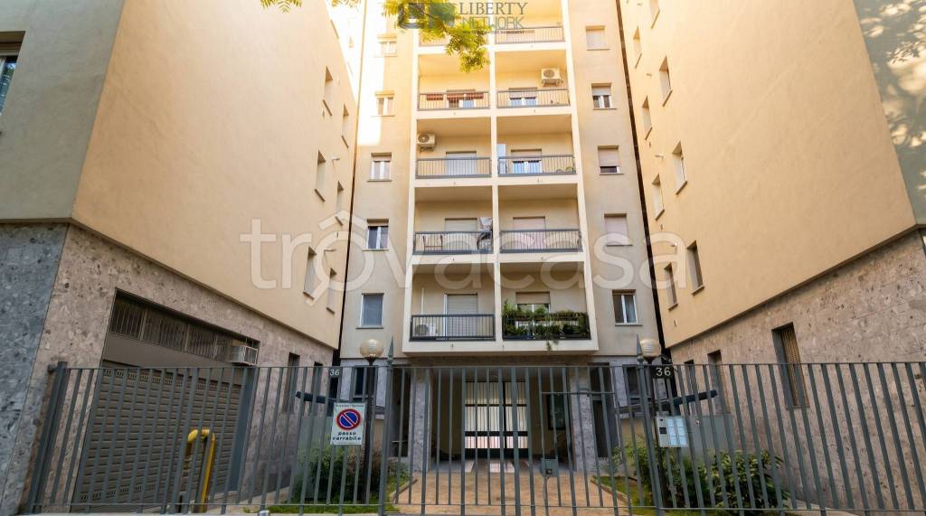 appartamento in vendita a Milano in zona Sempione