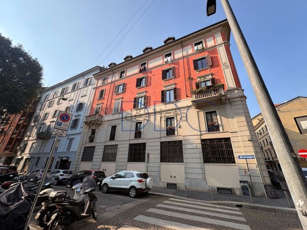 appartamento in vendita a Milano in zona Sant'Ambrogio
