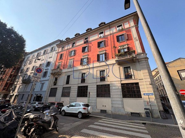 appartamento in vendita a Milano in zona Porta Ticinese