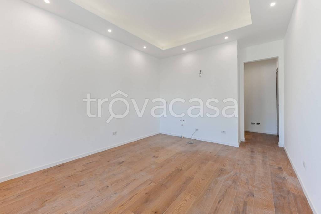 appartamento in vendita a Milano in zona Cascina dei Pomi
