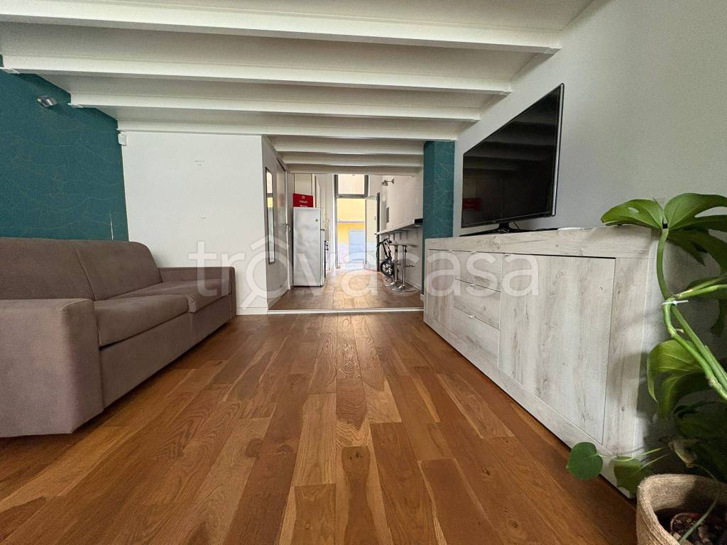 appartamento in vendita a Milano in zona Ghisolfa