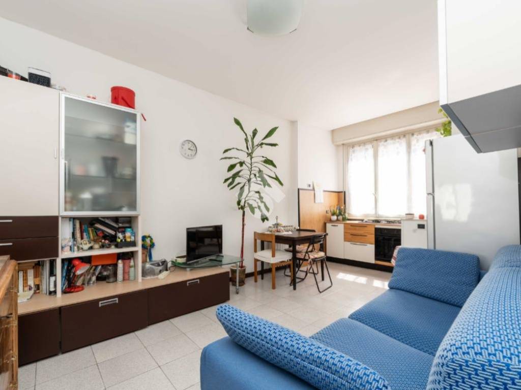appartamento in vendita a Milano in zona Lorenteggio