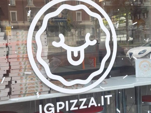 negozio in vendita a Milano in zona Barona