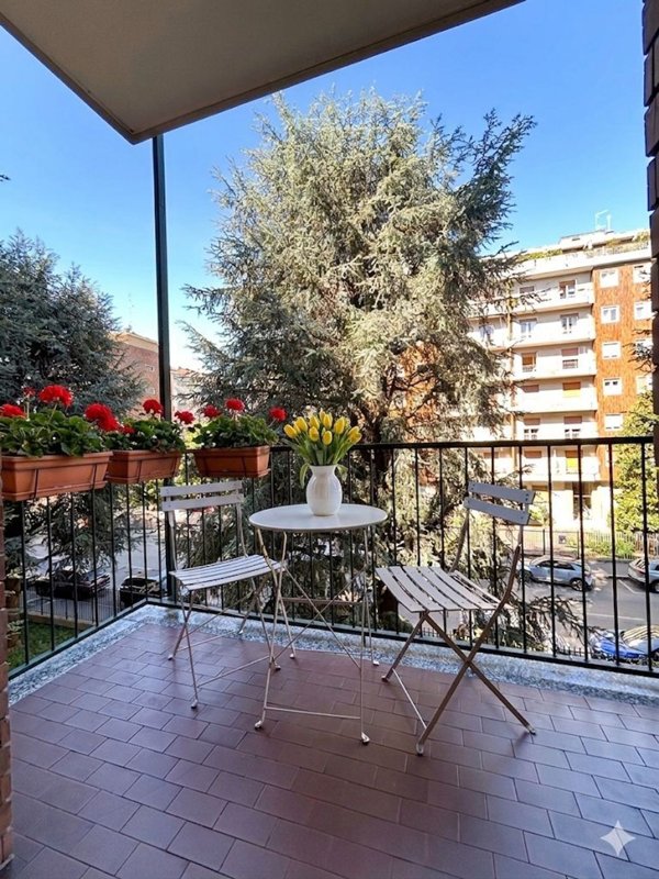 appartamento in vendita a Milano in zona Famagosta