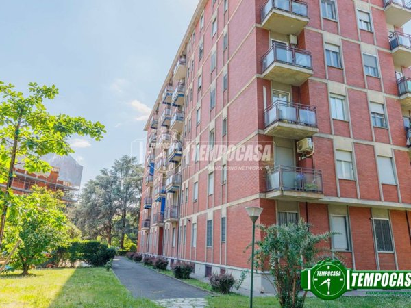 appartamento in vendita a Milano in zona Baggio