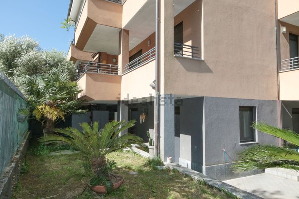 appartamento in vendita a Milano in zona Gratosoglio