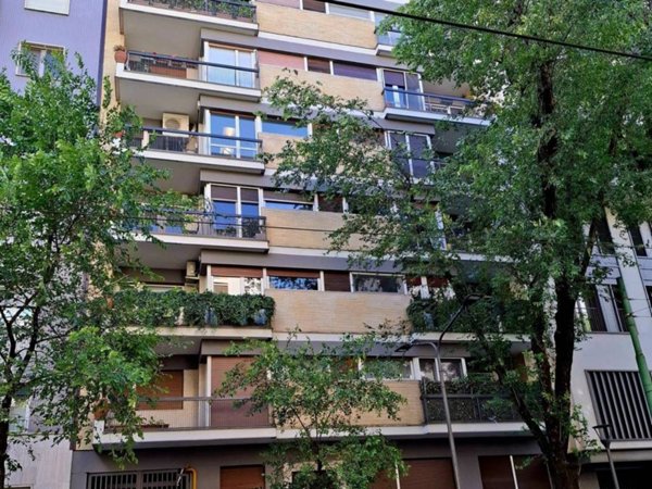 appartamento in vendita a Milano in zona Sempione