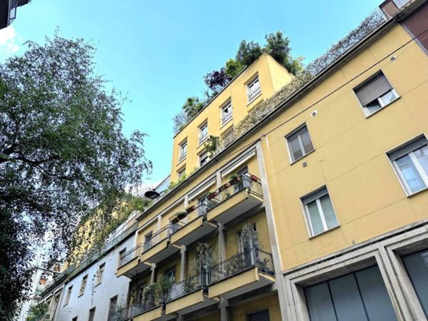 appartamento in vendita a Milano in zona Sant'Ambrogio