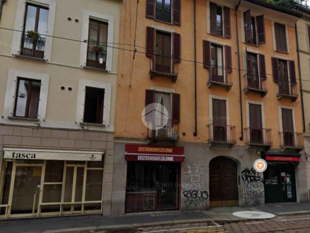 locale commerciale in vendita a Milano in zona Porta Ticinese