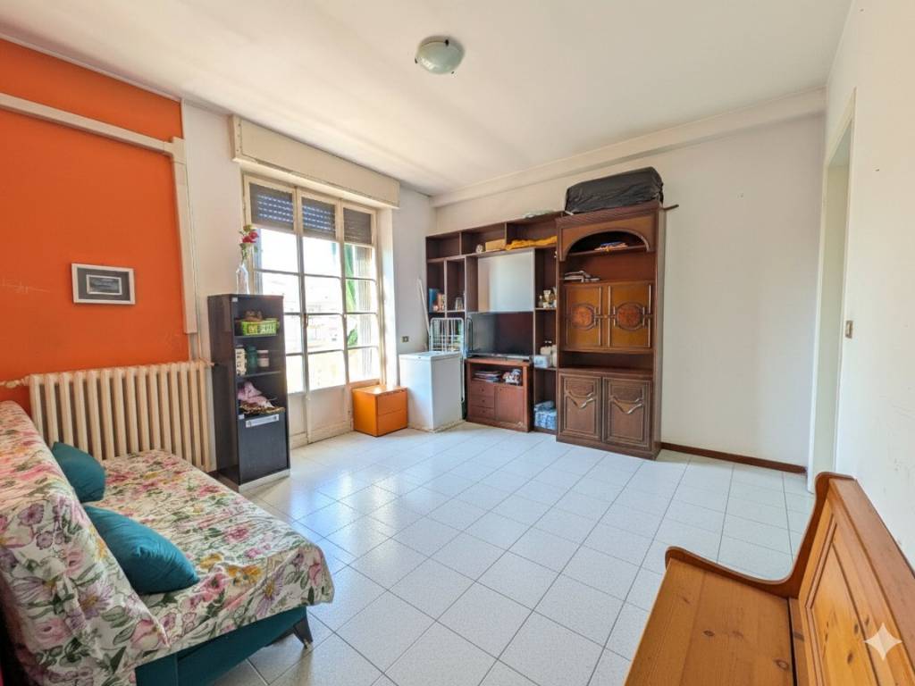appartamento in vendita a Milano in zona Lorenteggio