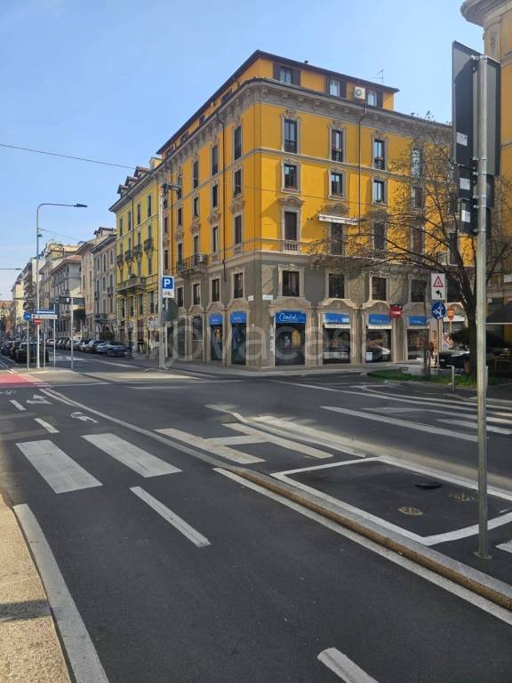 negozio in vendita a Milano in zona Sant'Ambrogio