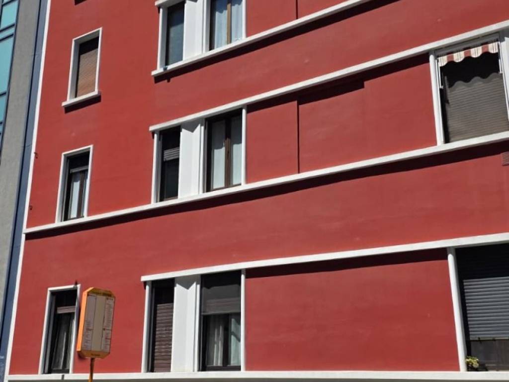 appartamento in vendita a Milano in zona Famagosta