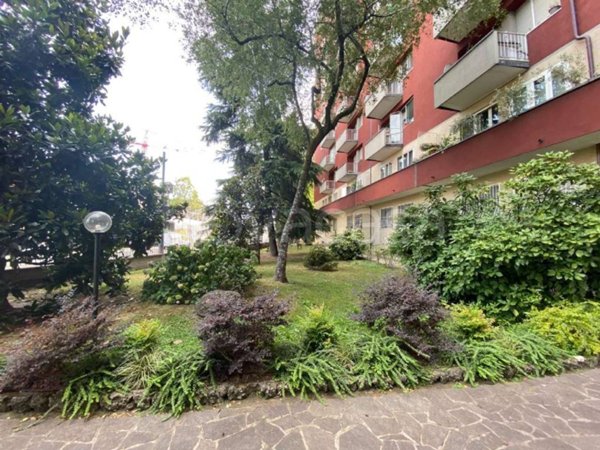 appartamento in vendita a Milano in zona QT8