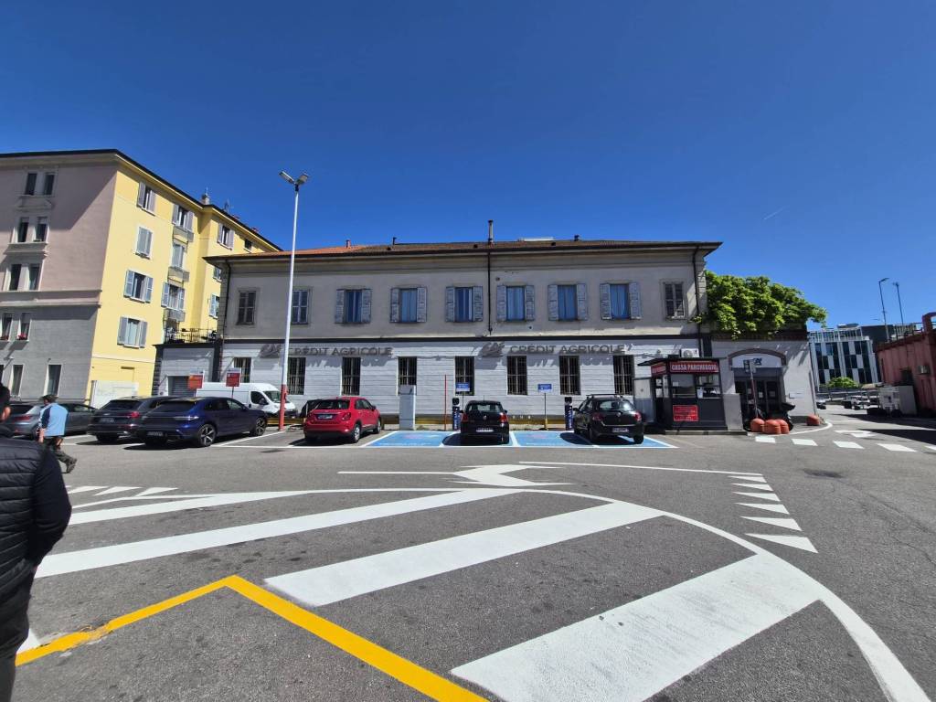 negozio in vendita a Milano in zona Corvetto