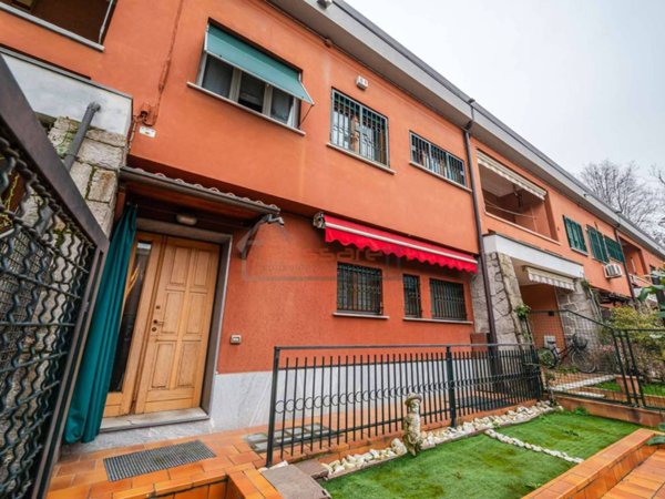 casa indipendente in vendita a Milano in zona Trenno