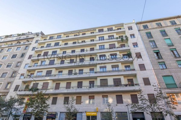 appartamento in vendita a Milano in zona Guastalla
