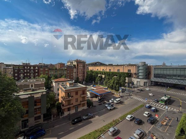 appartamento in vendita a Milano in zona Sempione