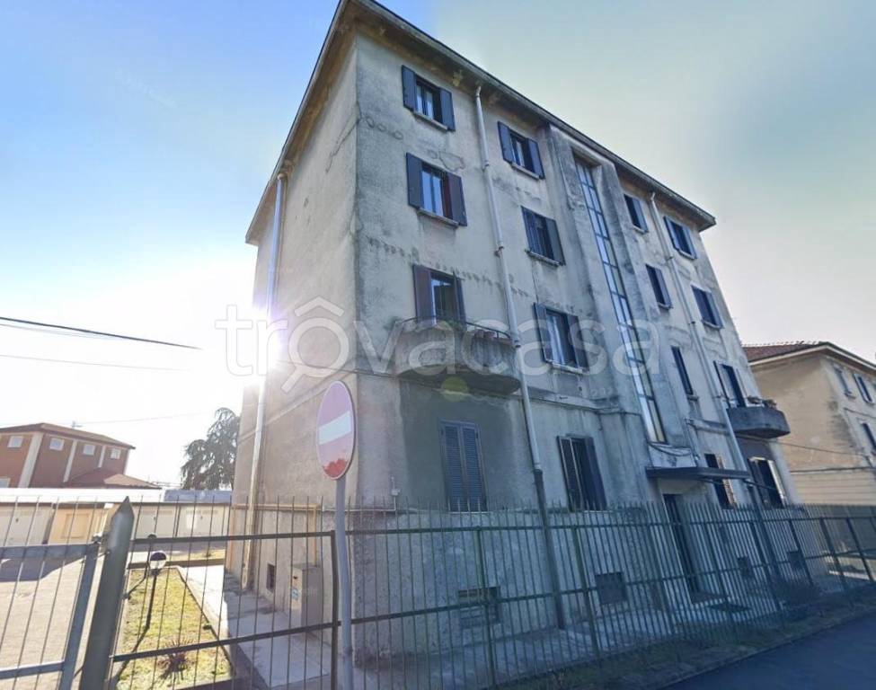 appartamento in vendita a Milano in zona Rogoredo