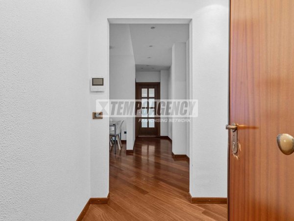 appartamento in vendita a Milano in zona Restocco Maroni