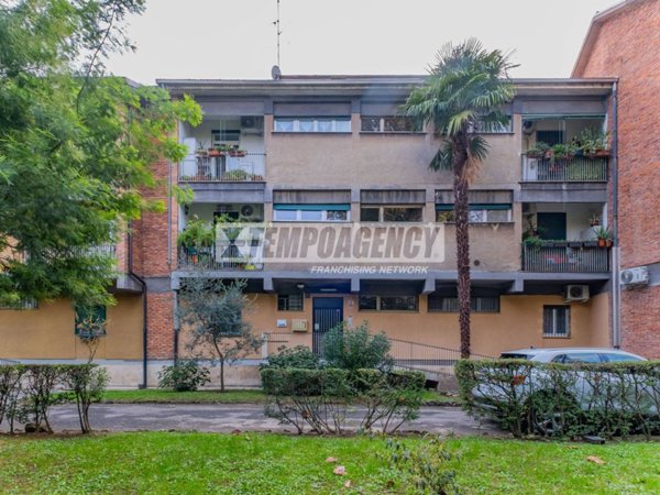 appartamento in vendita a Milano in zona Quarto Oggiaro