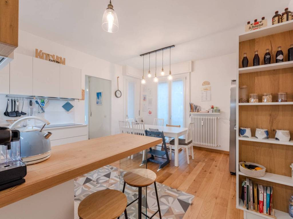 appartamento in vendita a Milano in zona Feltre