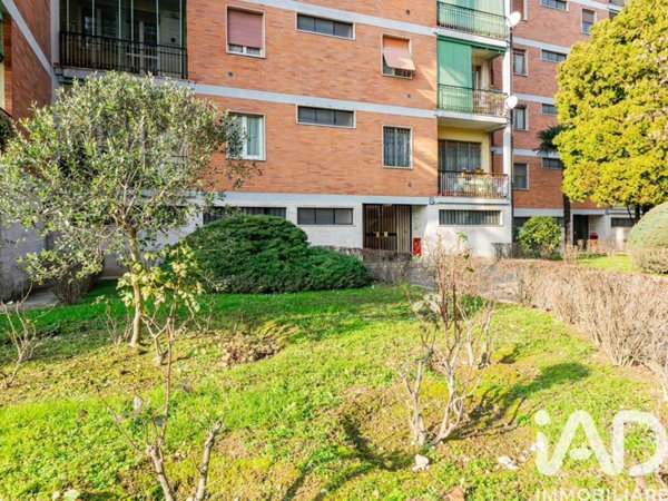 appartamento in vendita a Milano in zona Segnano