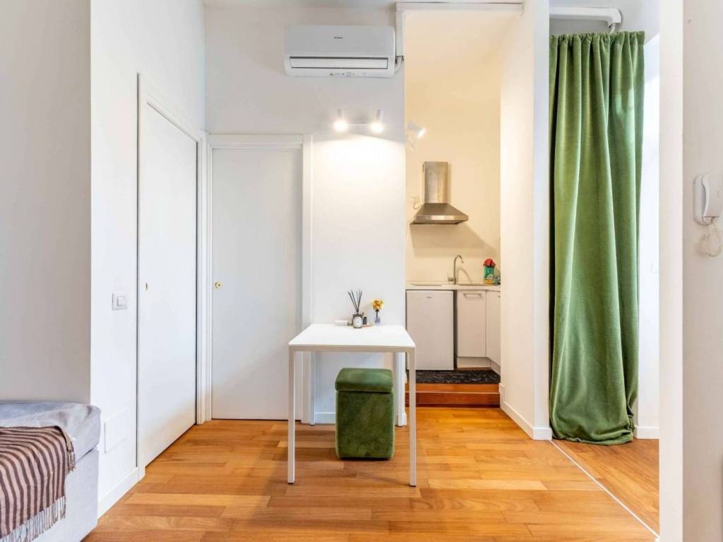appartamento in vendita a Milano in zona Porta Genova