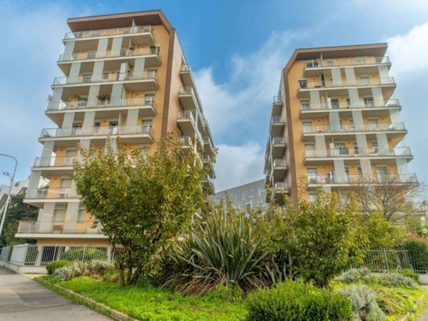 appartamento in vendita a Milano in zona Famagosta