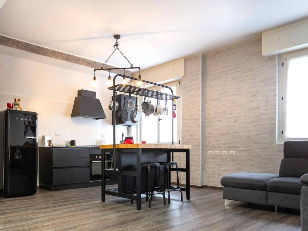 appartamento in vendita a Milano in zona Piazzale Lodi