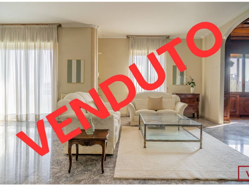 appartamento in vendita a Milano in zona Sempione