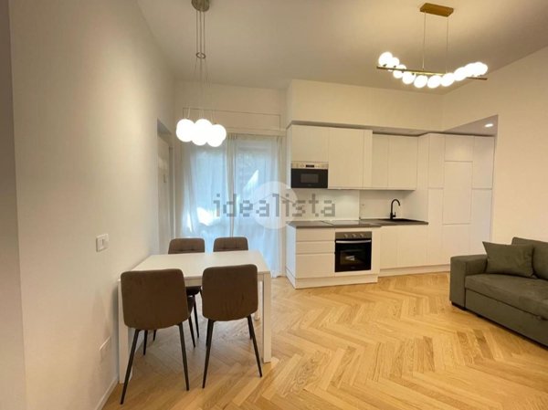 appartamento in vendita a Milano in zona Lorenteggio