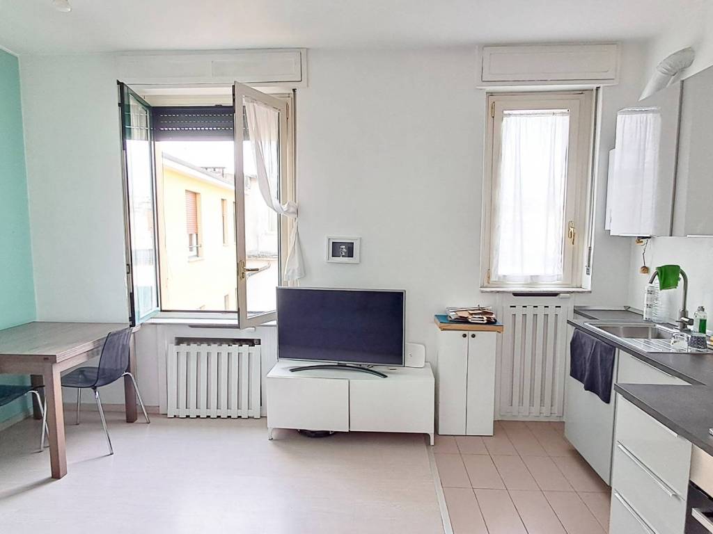 appartamento in vendita a Milano in zona Sempione