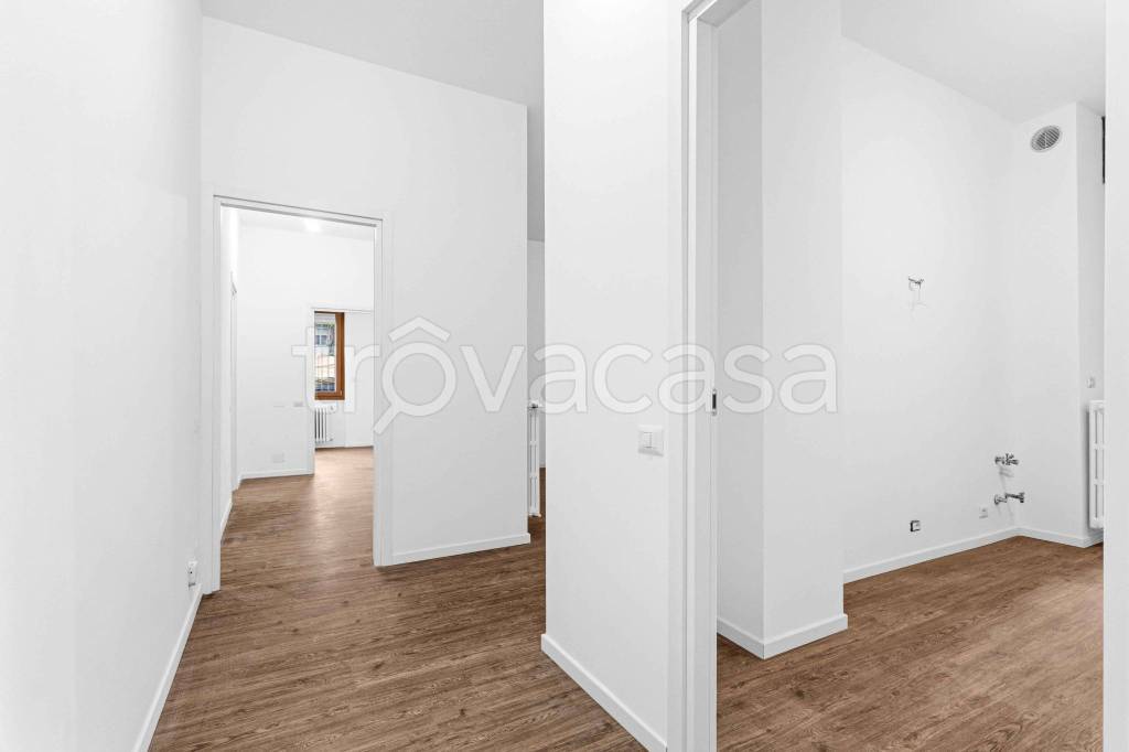 appartamento in vendita a Milano in zona Famagosta