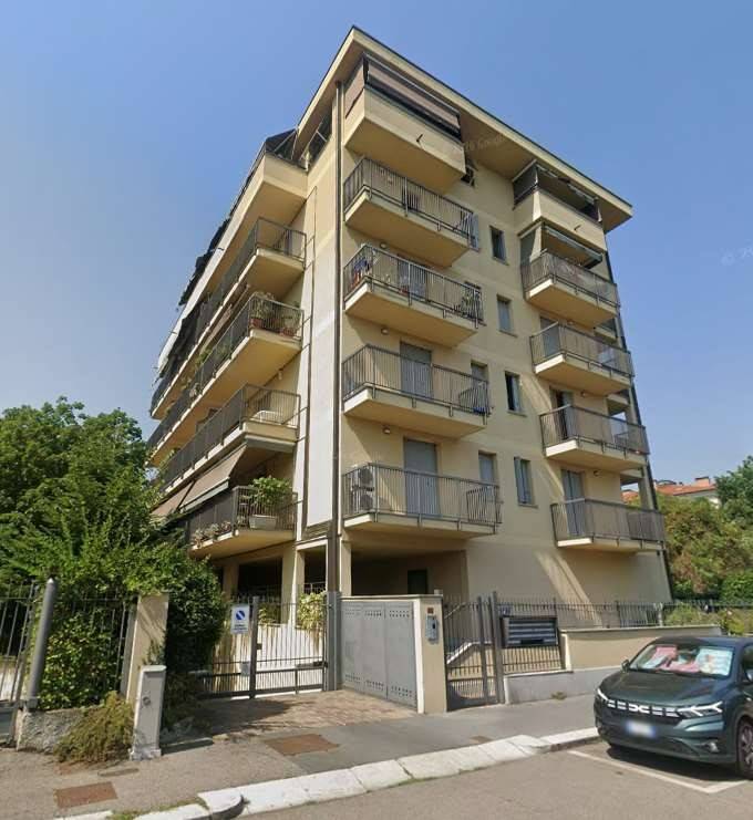 appartamento in vendita a Milano in zona Baggio