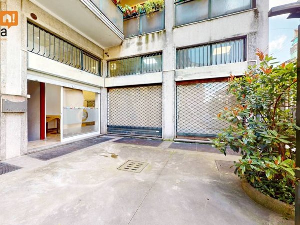 negozio in vendita a Milano in zona Adriano