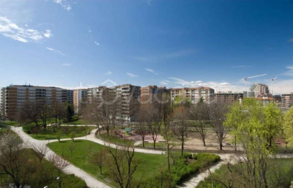 appartamento in vendita a Milano in zona Sempione